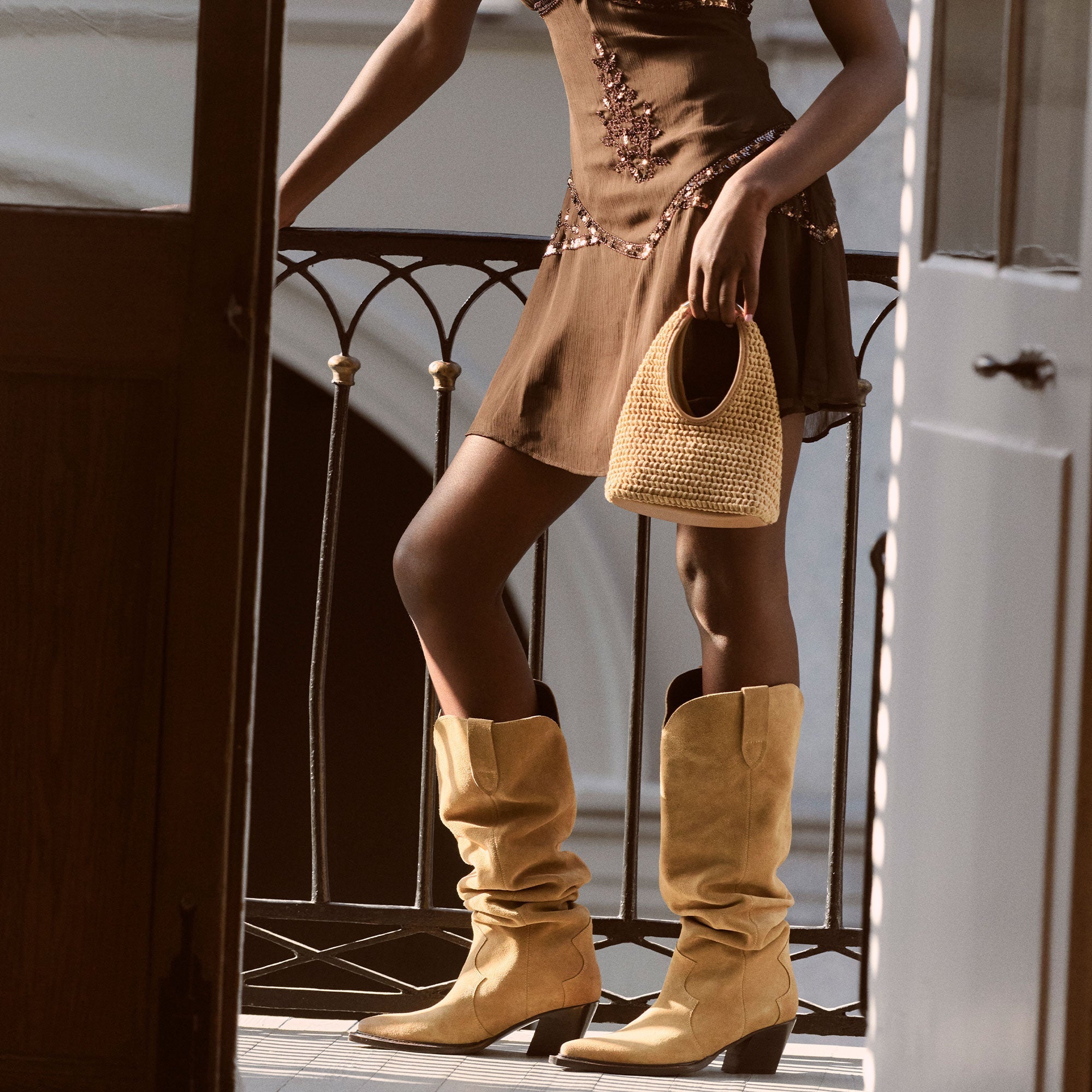 BUCKLY BOOTS CAMEL SUEDE